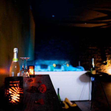 Love Suites & Spa "Le Loft" Avec Jacuzzi Privatif Medis Екстер'єр фото