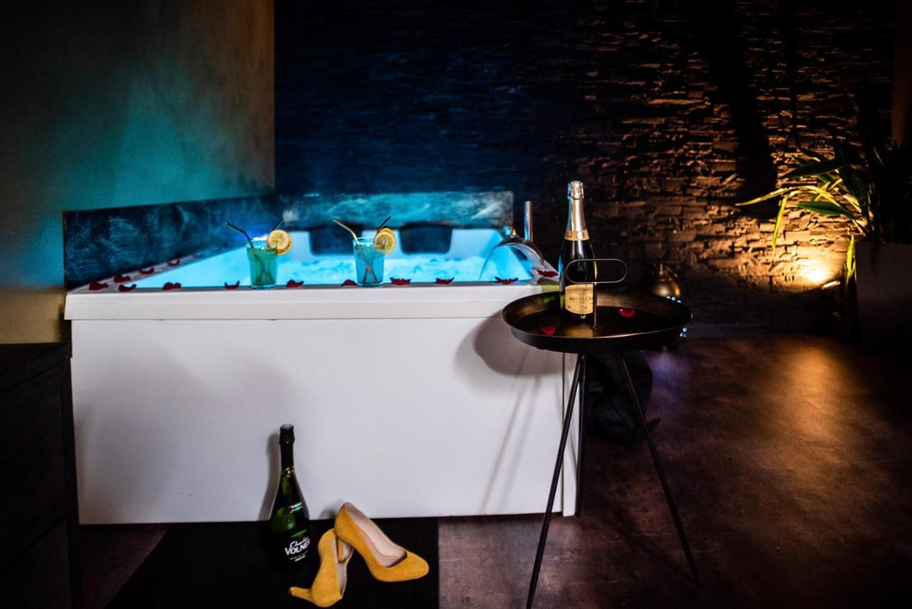 Love Suites & Spa "Le Loft" Avec Jacuzzi Privatif Medis Екстер'єр фото